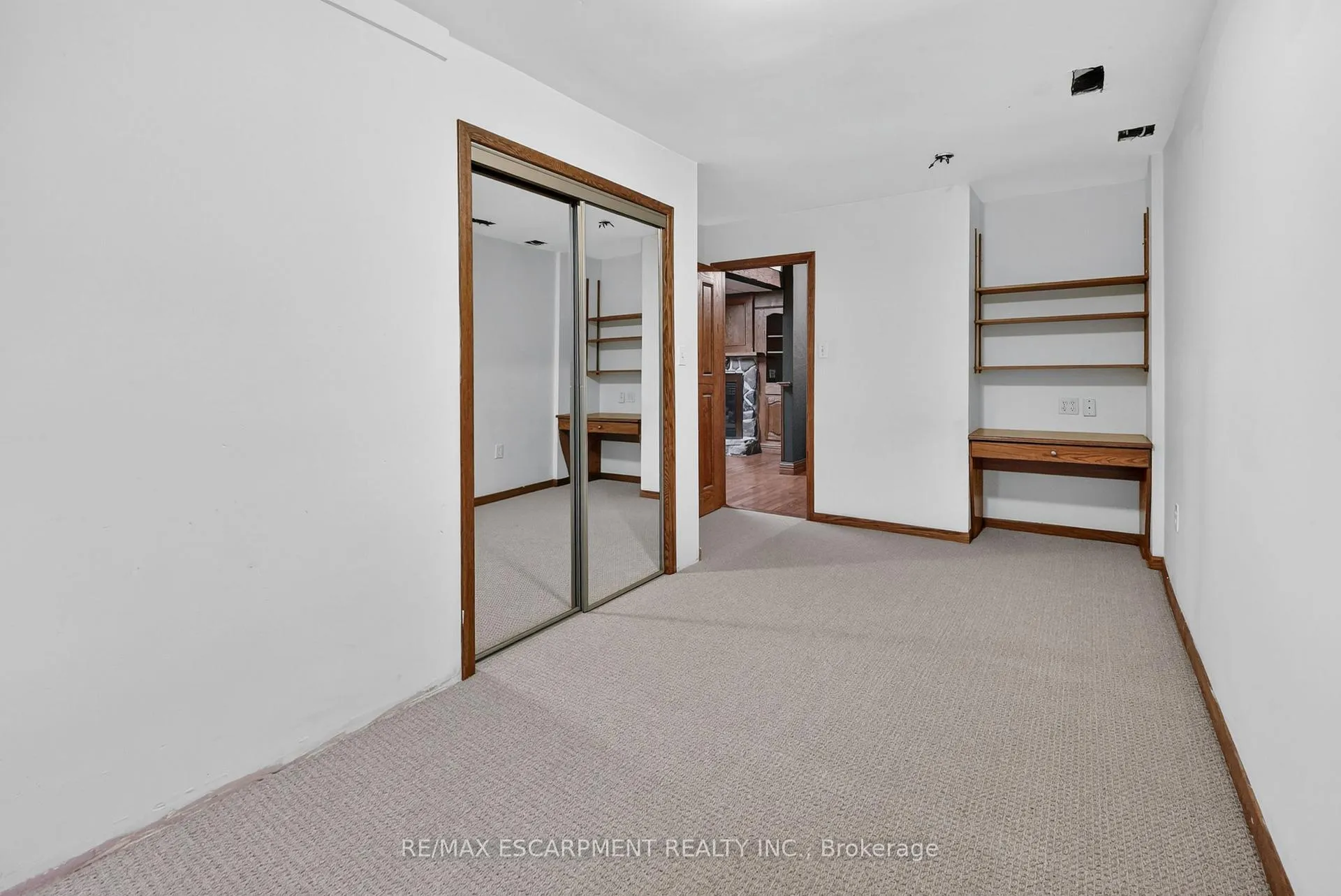 Photo 25 of 61 Mountain Road, Grimsby, Grimsby East — HOMEH
