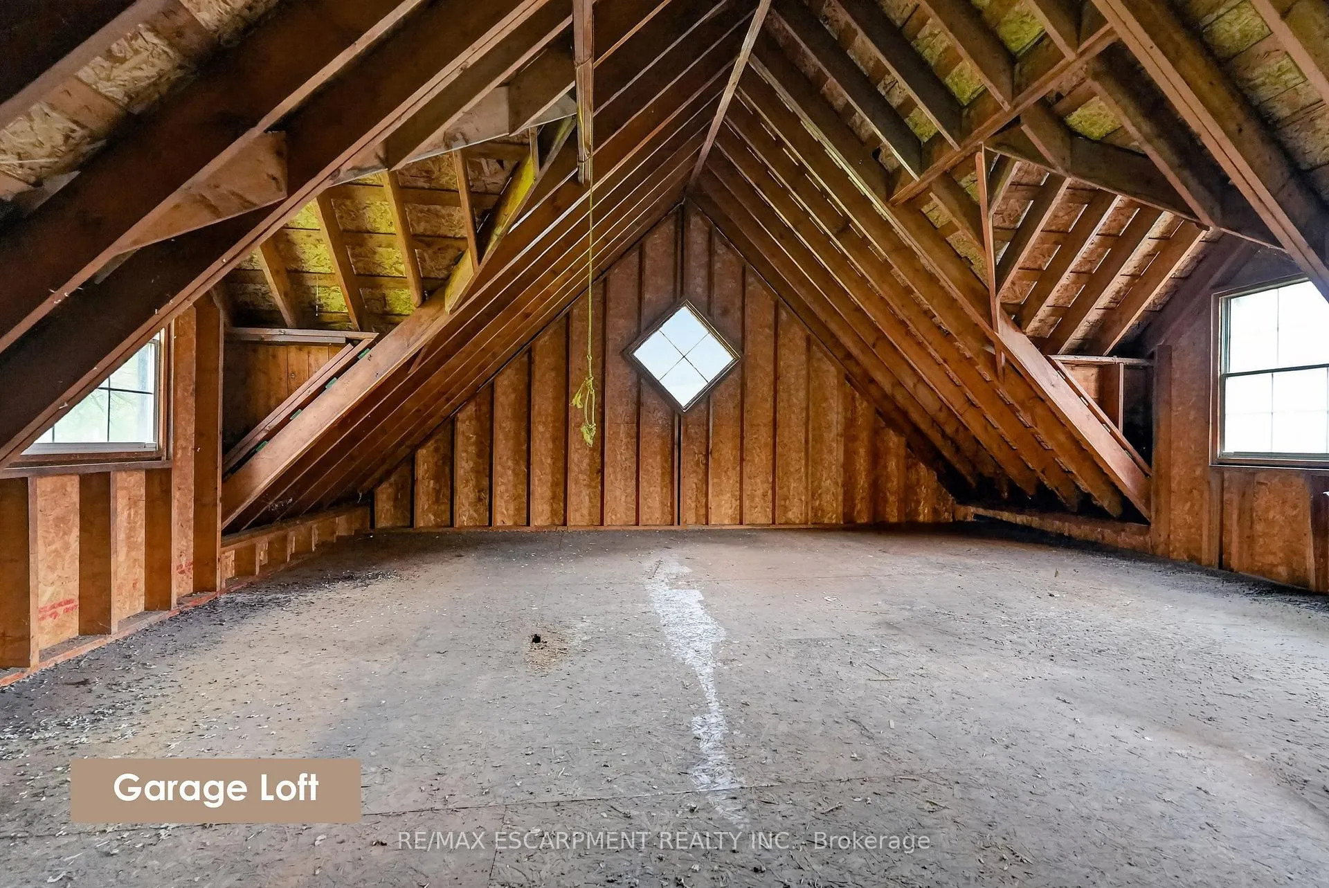 Photo 30 of 61 Mountain Road, Grimsby, Grimsby East — HOMEH