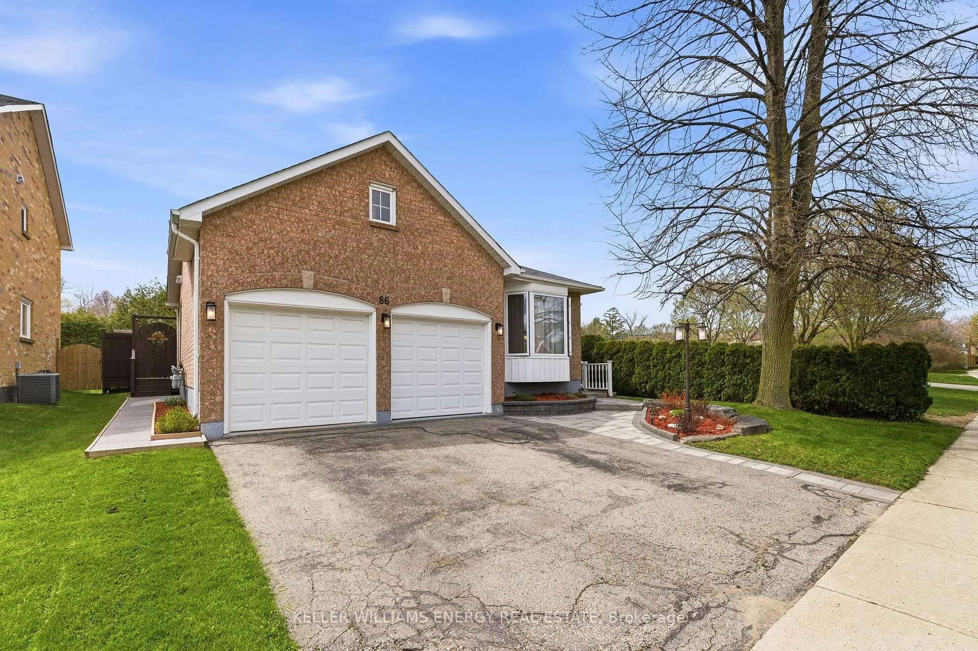 Photo 2 of 86 Rhonda Boulevard, Clarington, Bowmanville — HOMEH