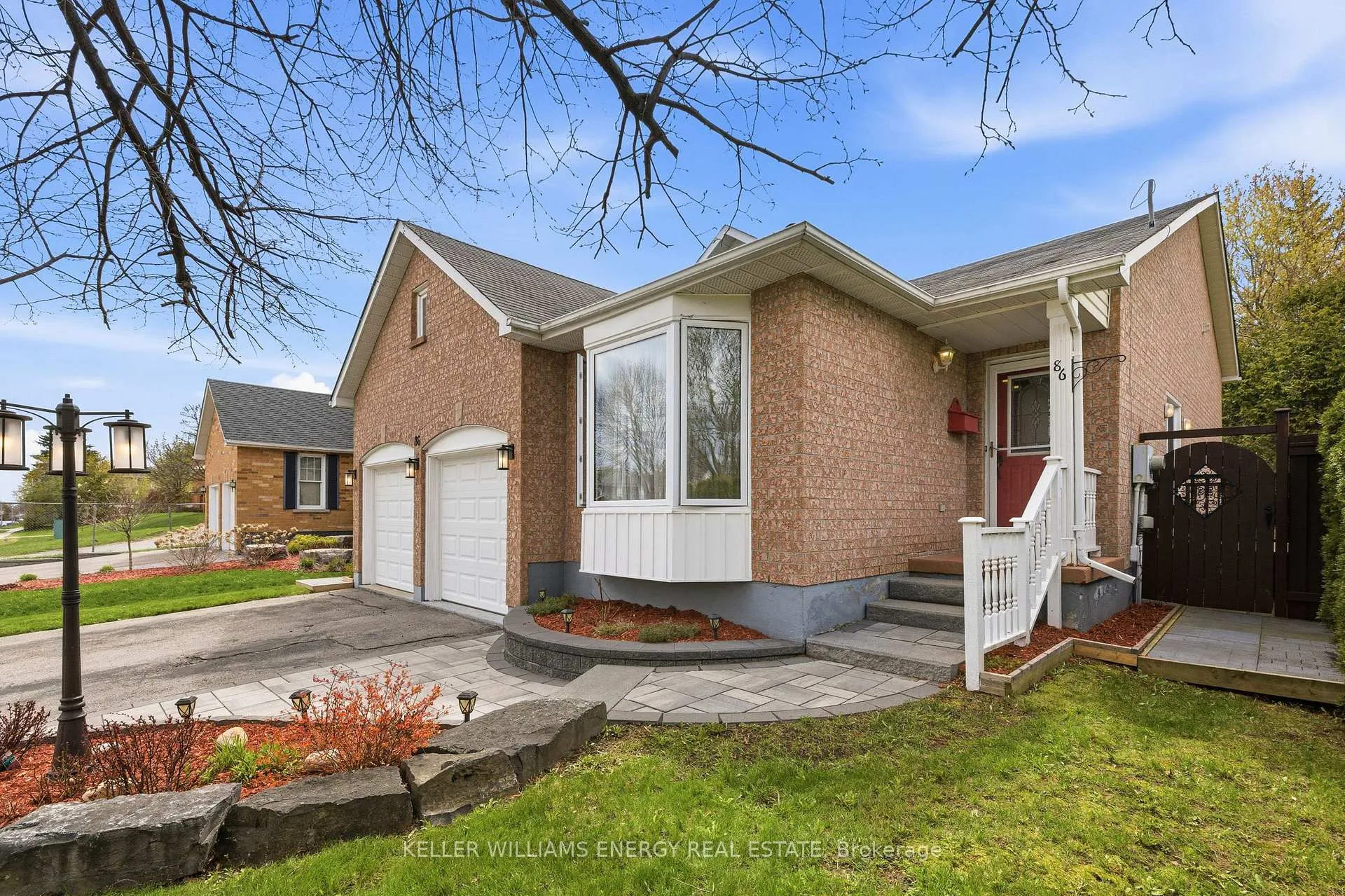 Photo 3 of 86 Rhonda Boulevard, Clarington, Bowmanville — HOMEH