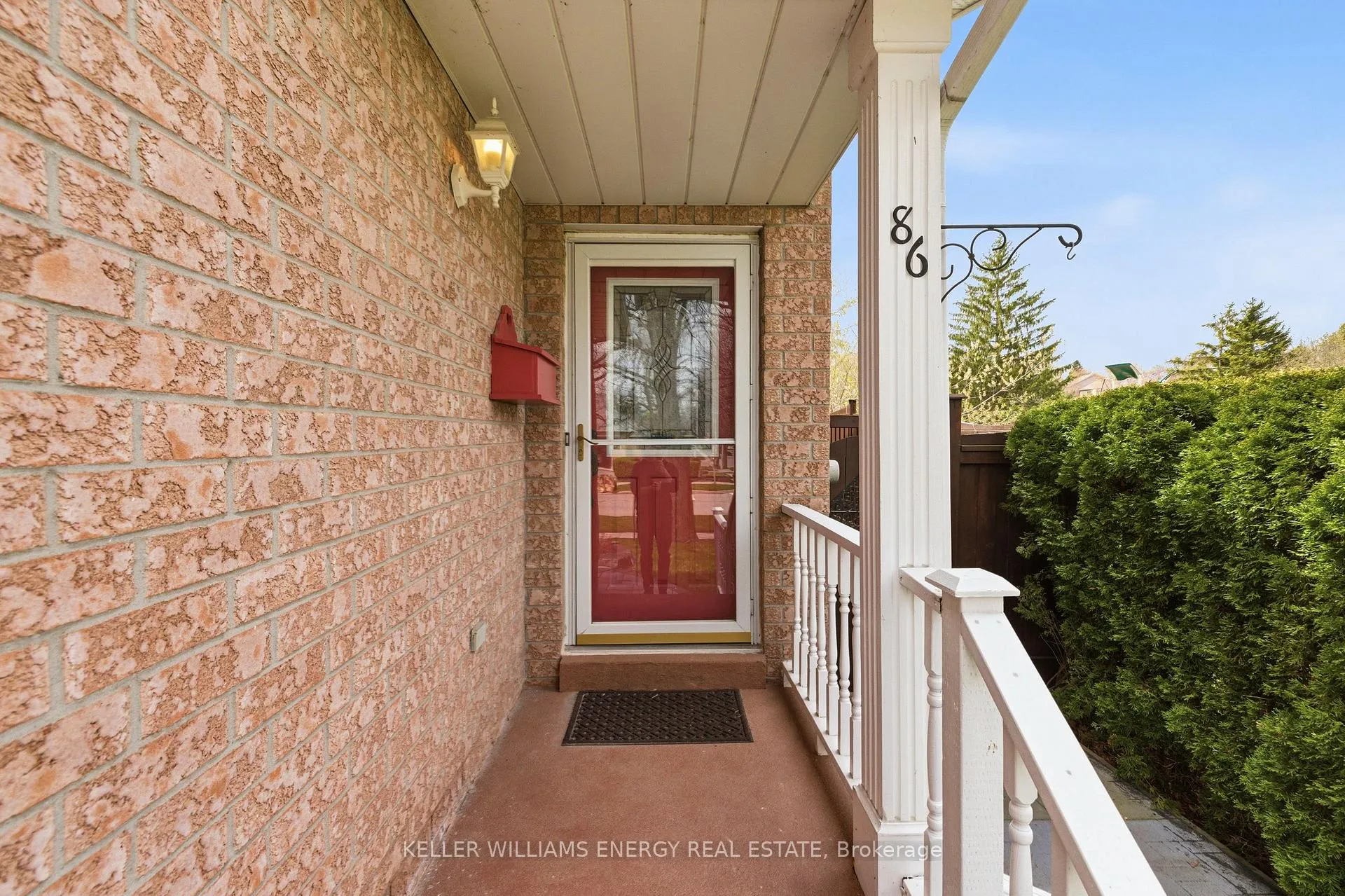 Photo 4 of 86 Rhonda Boulevard, Clarington, Bowmanville — HOMEH