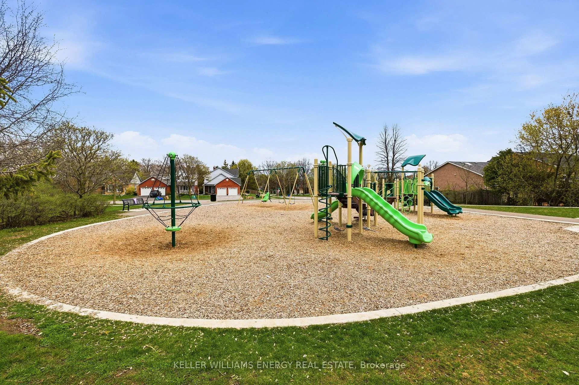 Photo 40 of 86 Rhonda Boulevard, Clarington, Bowmanville — HOMEH