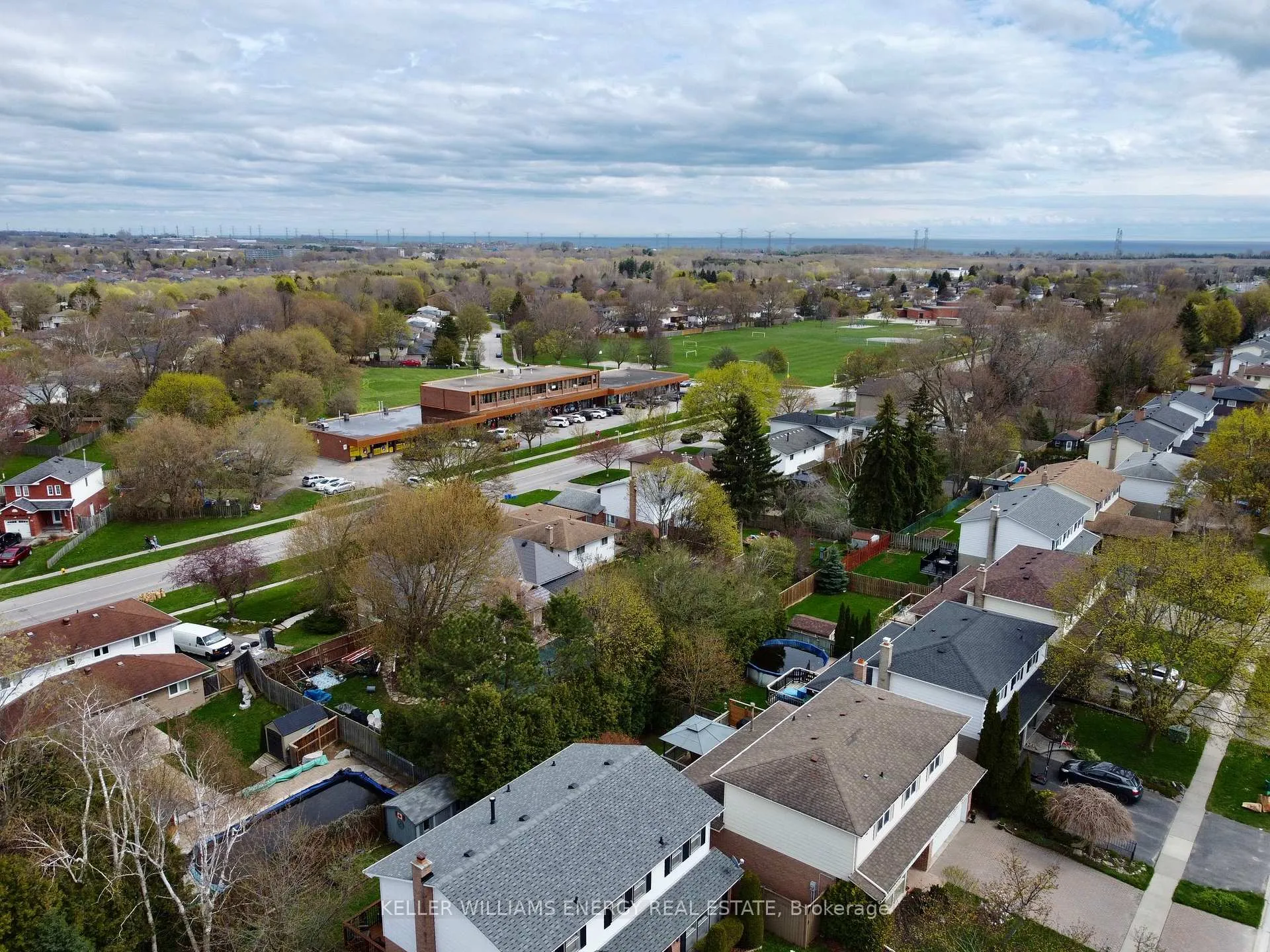 Photo 46 of 86 Rhonda Boulevard, Clarington, Bowmanville — HOMEH