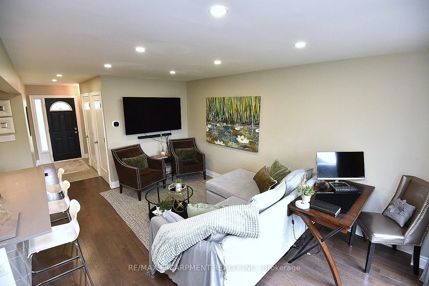 Photo 6 of Unit 1, 477 Woodview Road, Burlington, Roseland — HOMEH