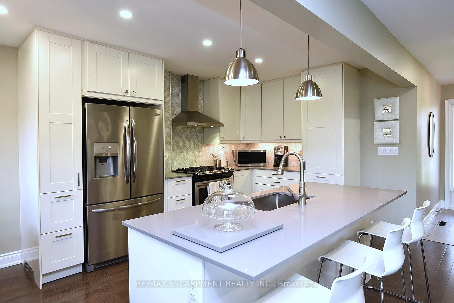 Photo 14 of Unit 1, 477 Woodview Road, Burlington, Roseland — HOMEH