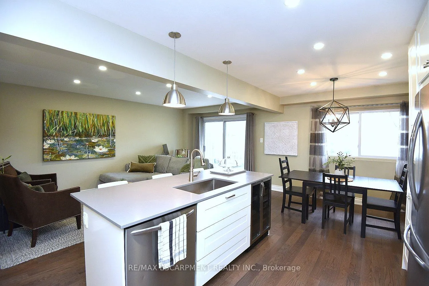 Photo 15 of Unit 1, 477 Woodview Road, Burlington, Roseland — HOMEH