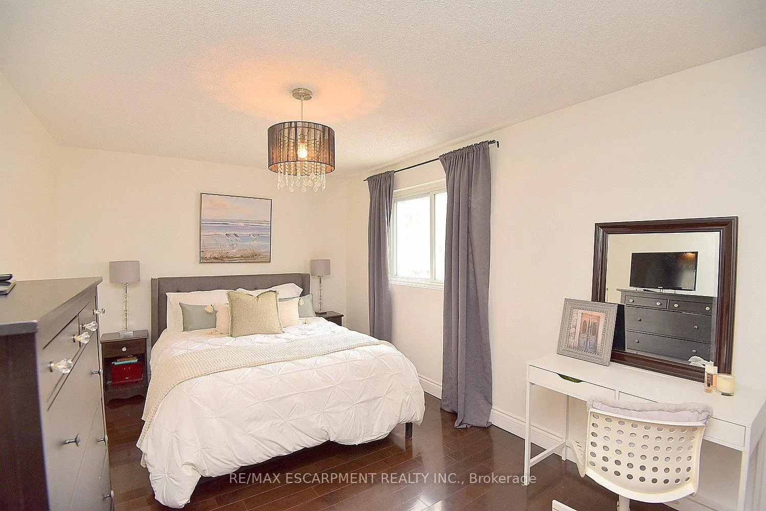 Photo 18 of Unit 1, 477 Woodview Road, Burlington, Roseland — HOMEH