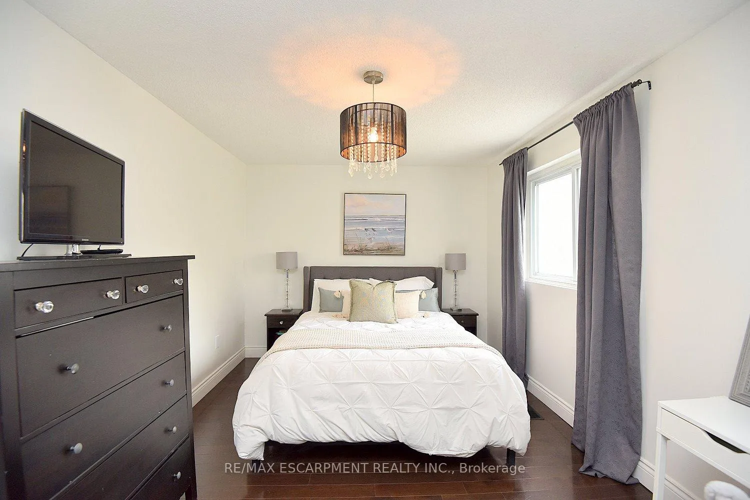 Photo 19 of Unit 1, 477 Woodview Road, Burlington, Roseland — HOMEH