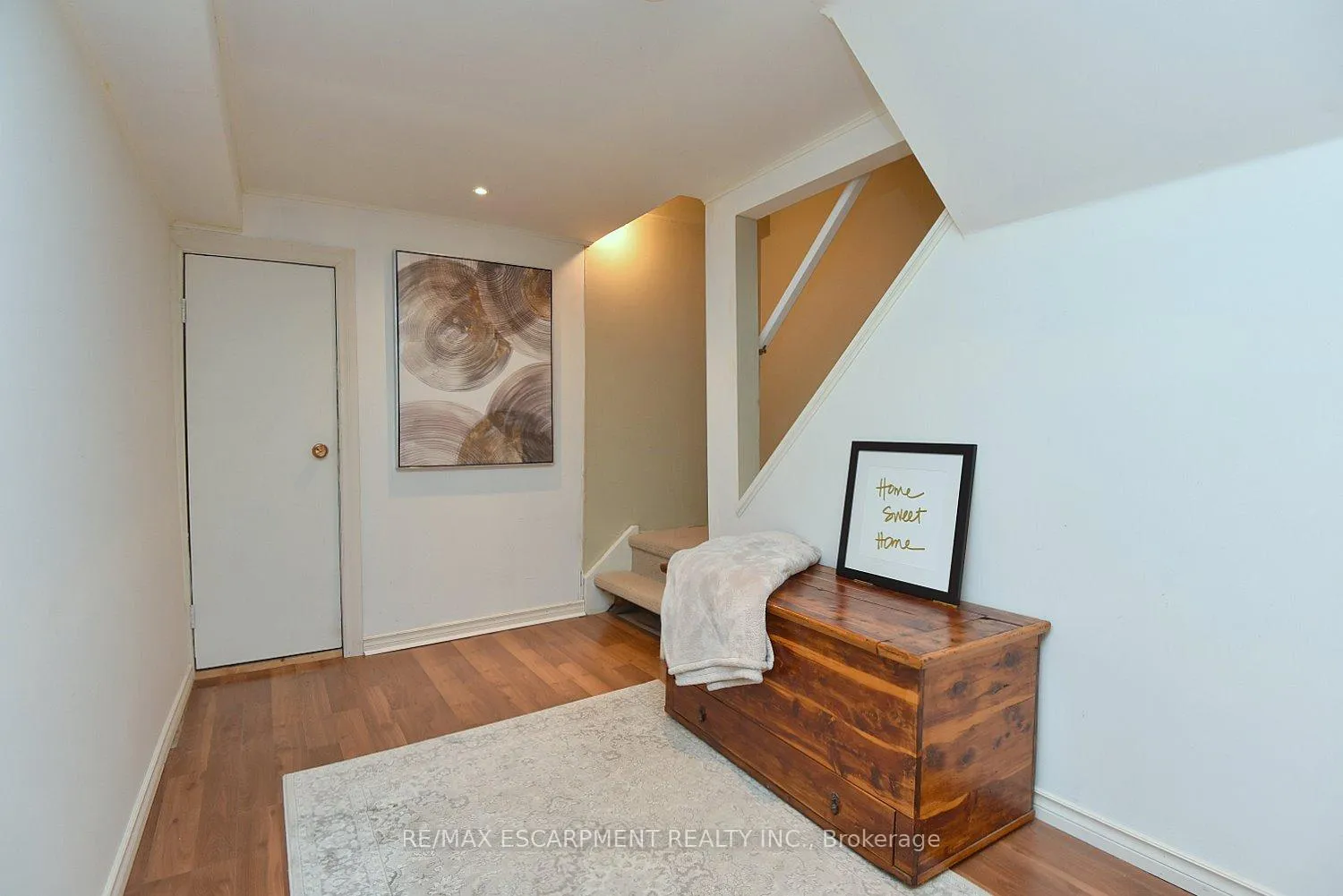 Photo 25 of Unit 1, 477 Woodview Road, Burlington, Roseland — HOMEH