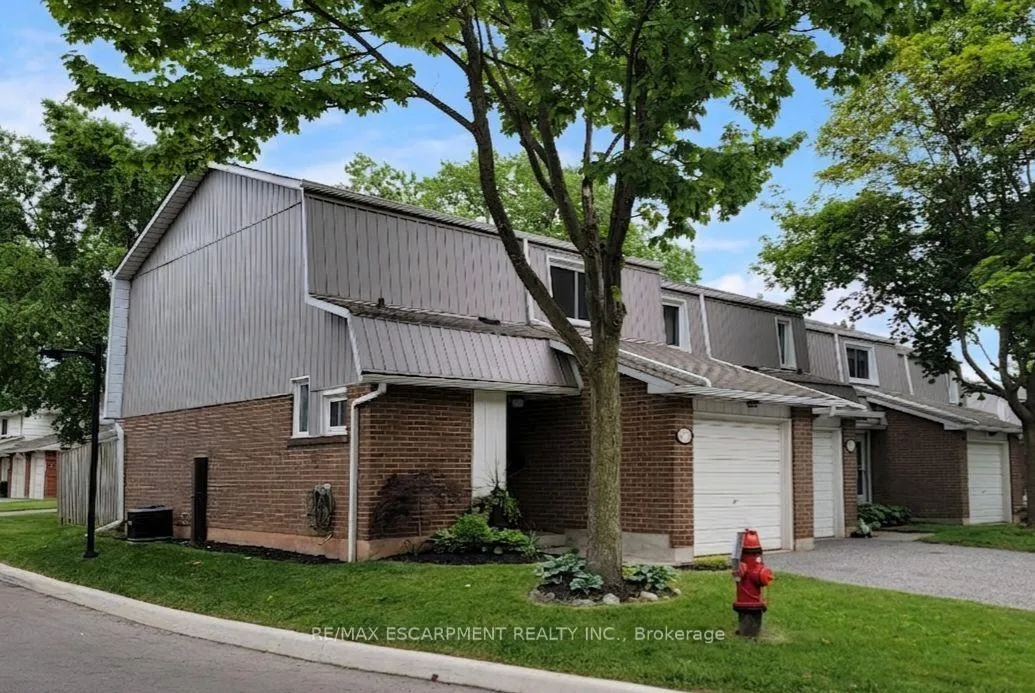 Photo 33 of Unit 1, 477 Woodview Road, Burlington, Roseland — HOMEH
