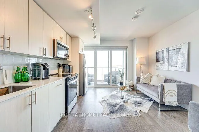 Photo 3 of Unit 1807, 2550 Simcoe Street N, Oshawa, Windfields — HOMEH