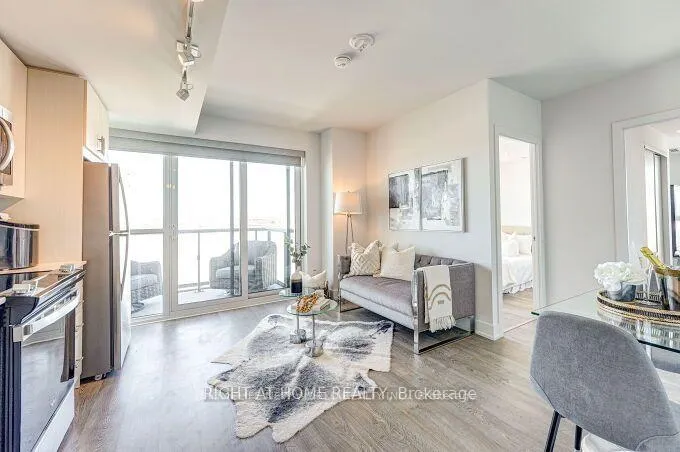 Photo 4 of Unit 1807, 2550 Simcoe Street N, Oshawa, Windfields — HOMEH