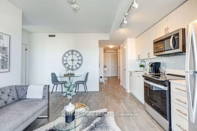 Photo 7 of Unit 1807, 2550 Simcoe Street N, Oshawa, Windfields — HOMEH