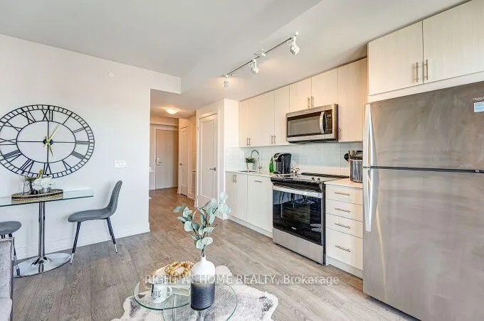 Photo 8 of Unit 1807, 2550 Simcoe Street N, Oshawa, Windfields — HOMEH