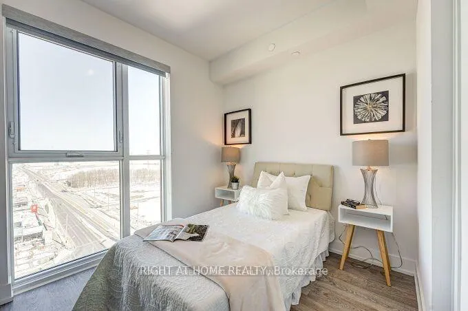 Photo 14 of Unit 1807, 2550 Simcoe Street N, Oshawa, Windfields — HOMEH
