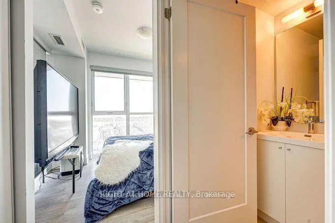 Photo 16 of Unit 1807, 2550 Simcoe Street N, Oshawa, Windfields — HOMEH