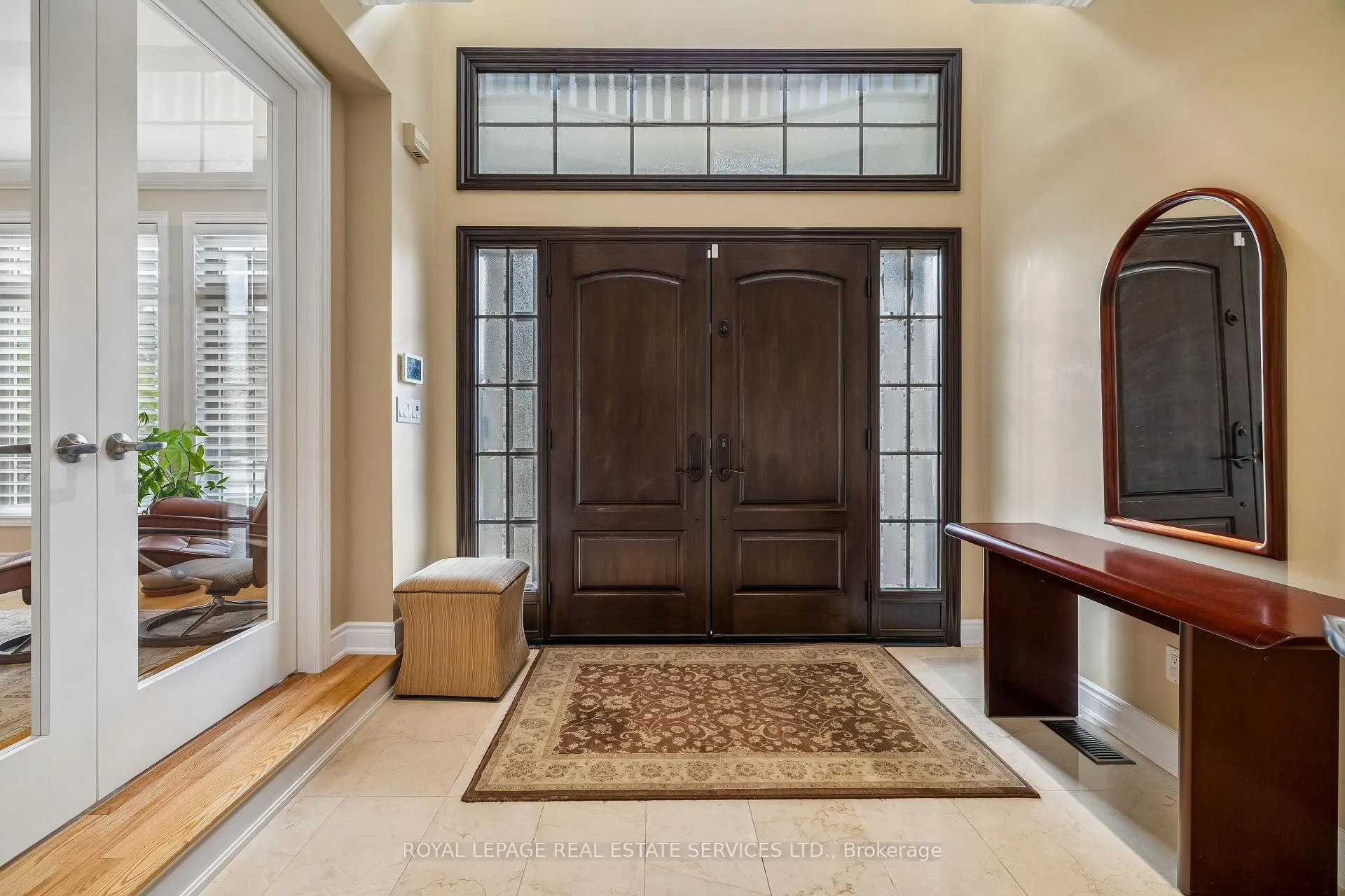 Photo 3 of 1020 Valley Crest Circle, Oakville, River Oaks — HOMEH