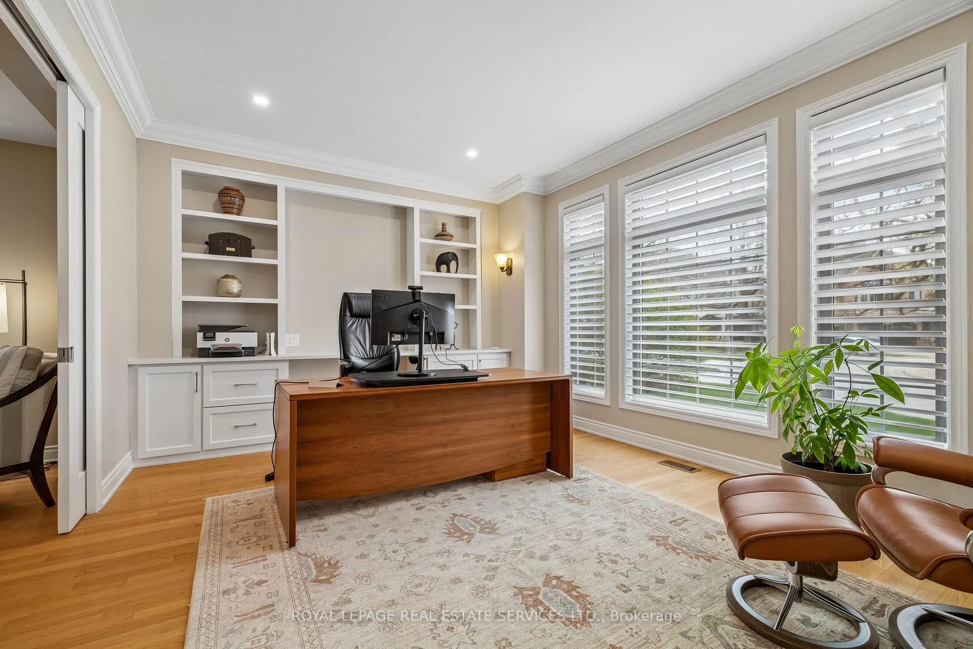 Photo 4 of 1020 Valley Crest Circle, Oakville, River Oaks — HOMEH