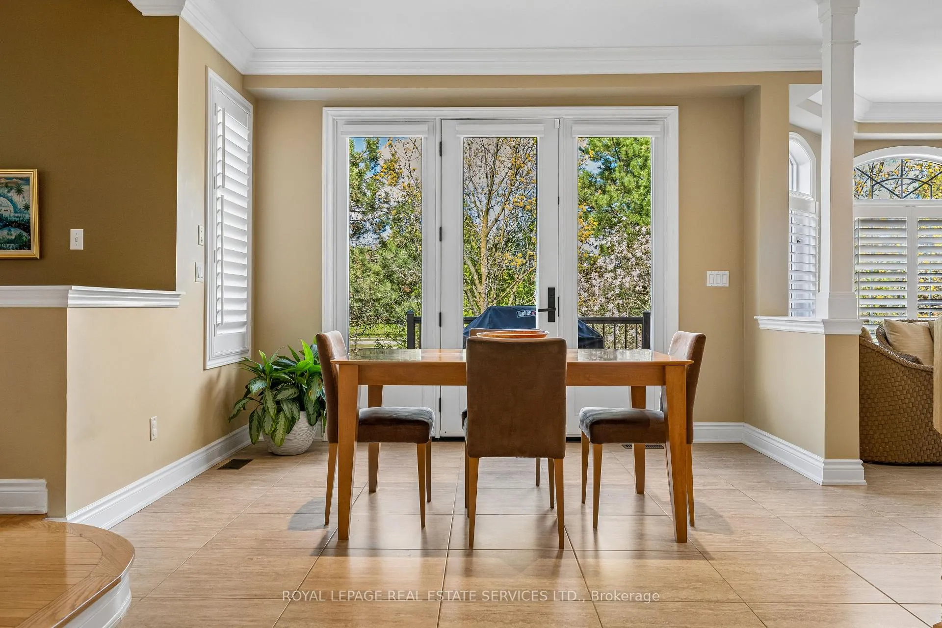 Photo 9 of 1020 Valley Crest Circle, Oakville, River Oaks — HOMEH