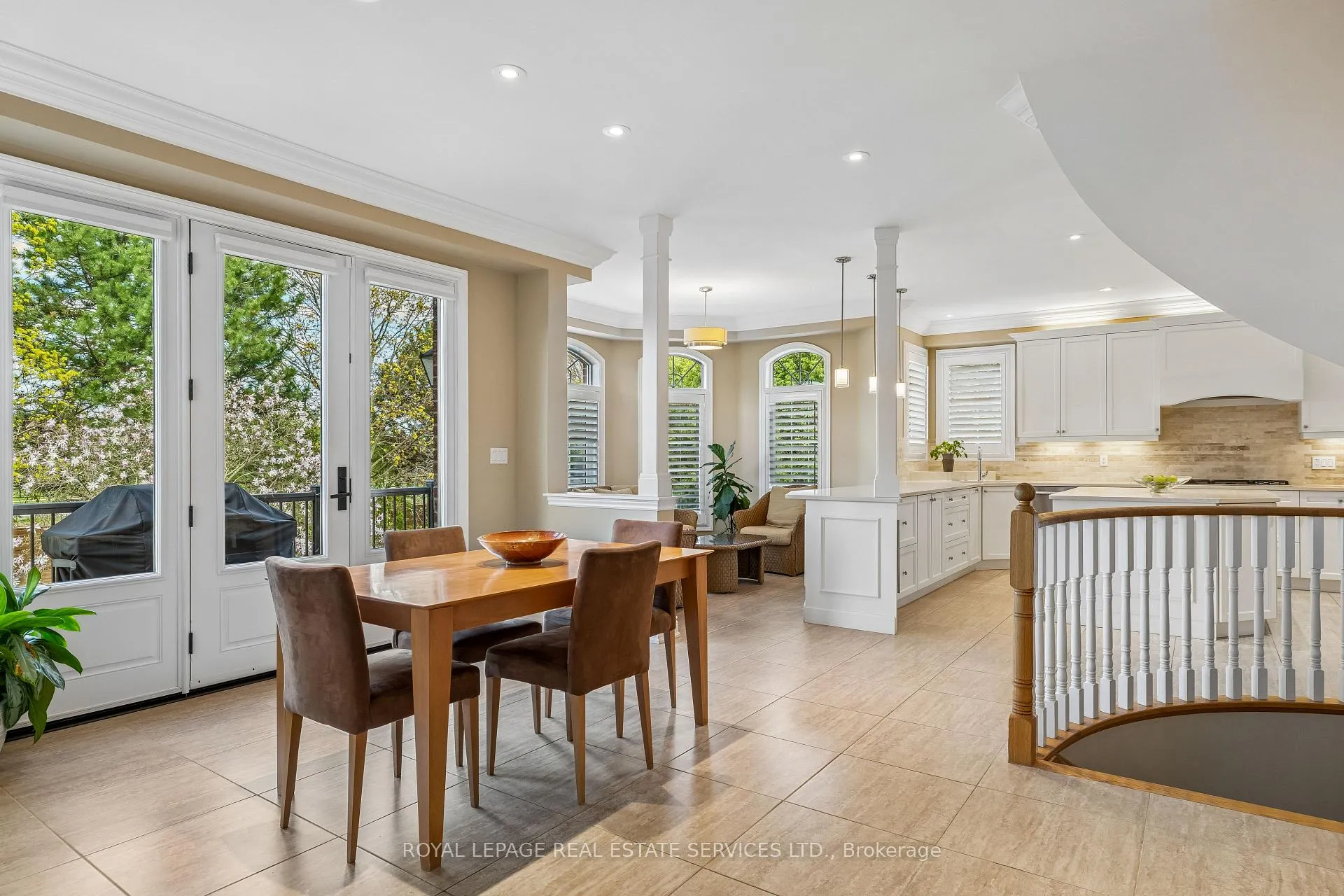 Photo 10 of 1020 Valley Crest Circle, Oakville, River Oaks — HOMEH
