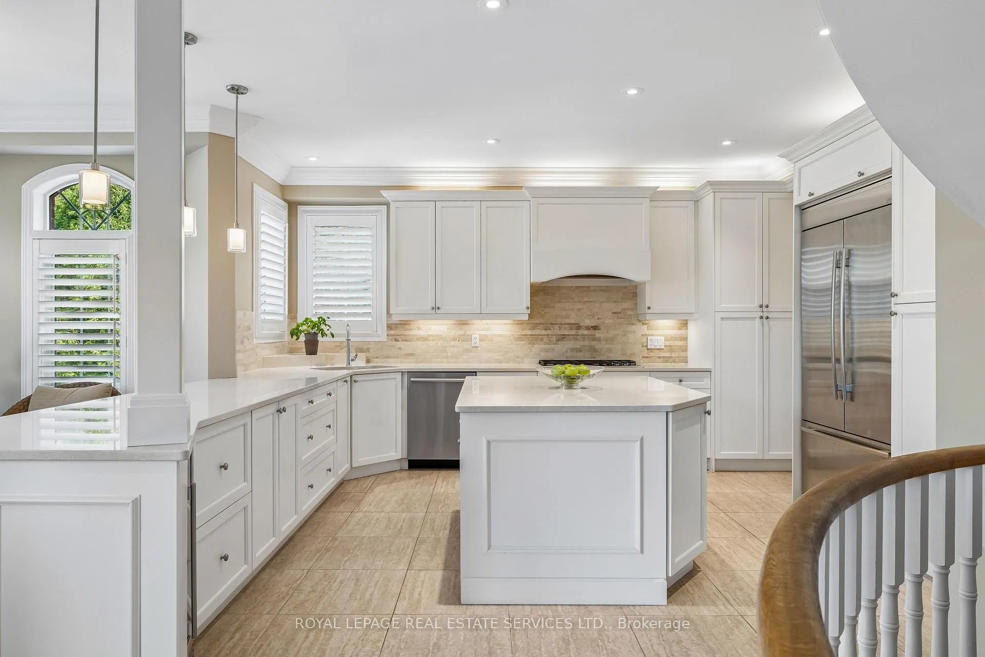 Photo 12 of 1020 Valley Crest Circle, Oakville, River Oaks — HOMEH