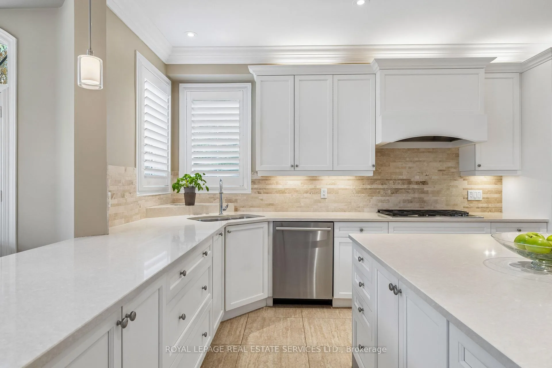 Photo 14 of 1020 Valley Crest Circle, Oakville, River Oaks — HOMEH