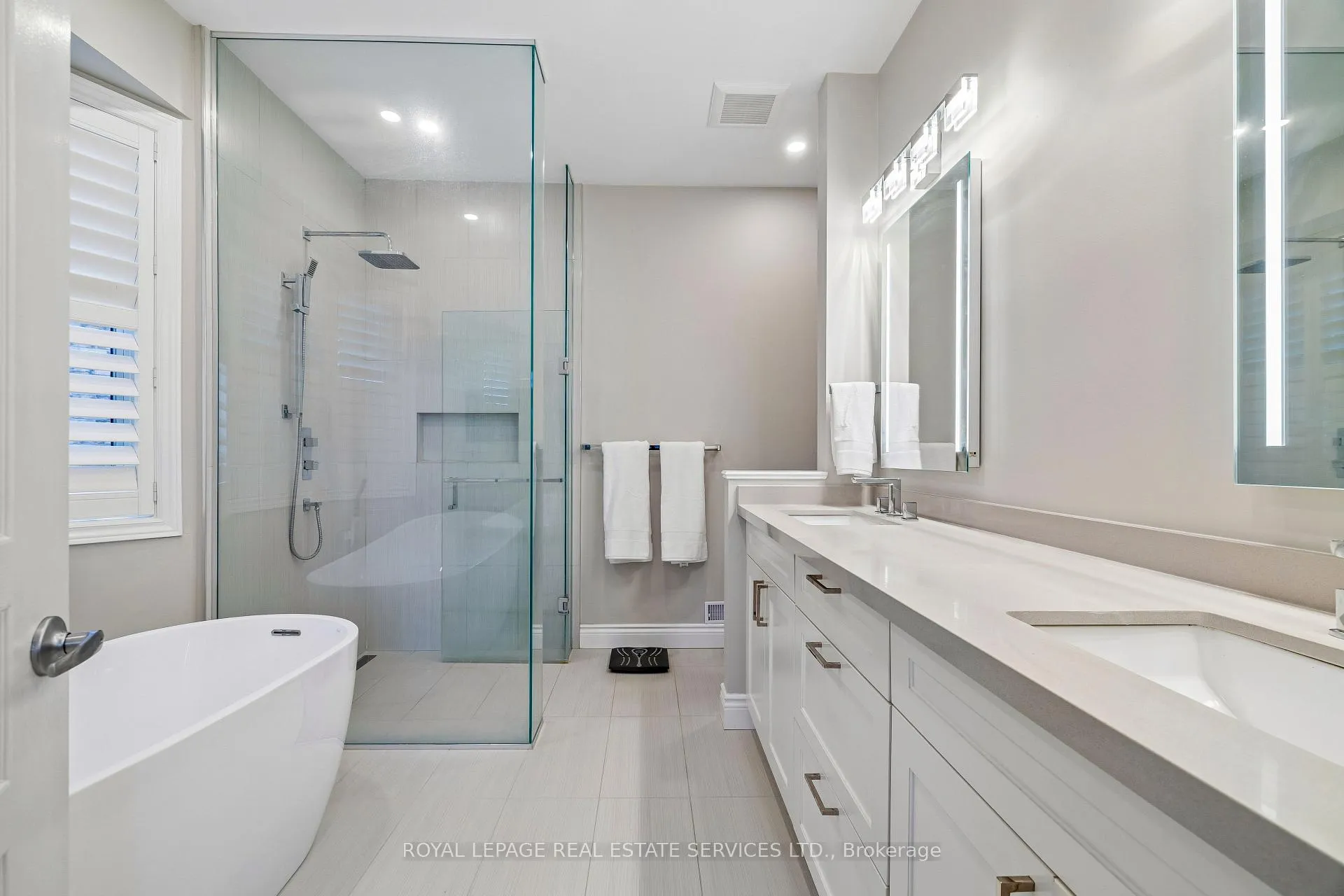 Photo 19 of 1020 Valley Crest Circle, Oakville, River Oaks — HOMEH