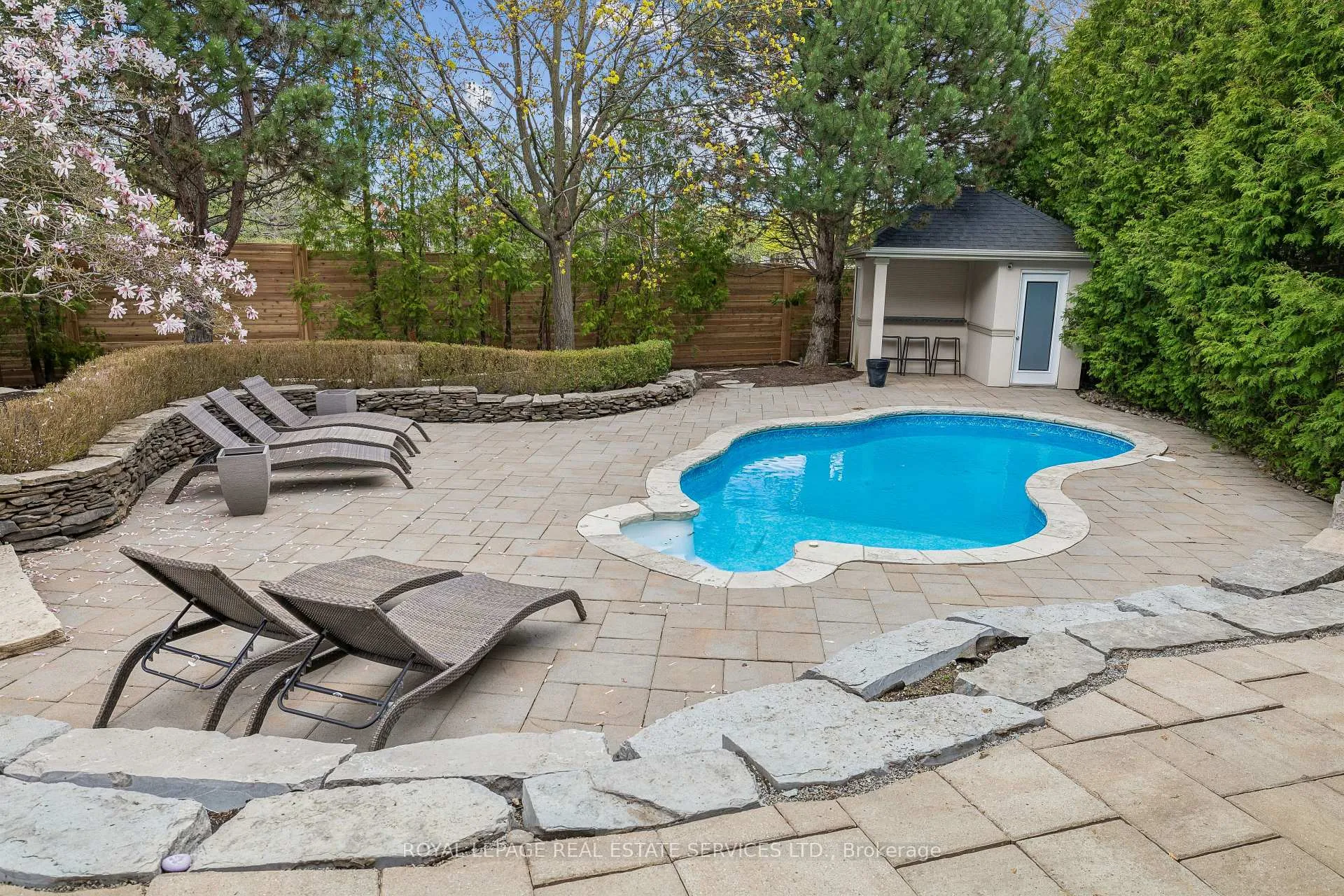 Photo 32 of 1020 Valley Crest Circle, Oakville, River Oaks — HOMEH