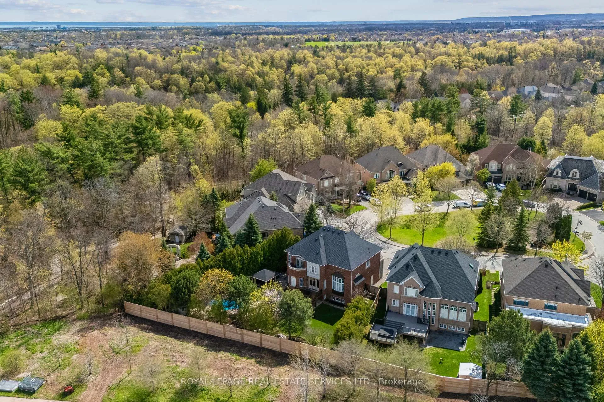 Photo 38 of 1020 Valley Crest Circle, Oakville, River Oaks — HOMEH