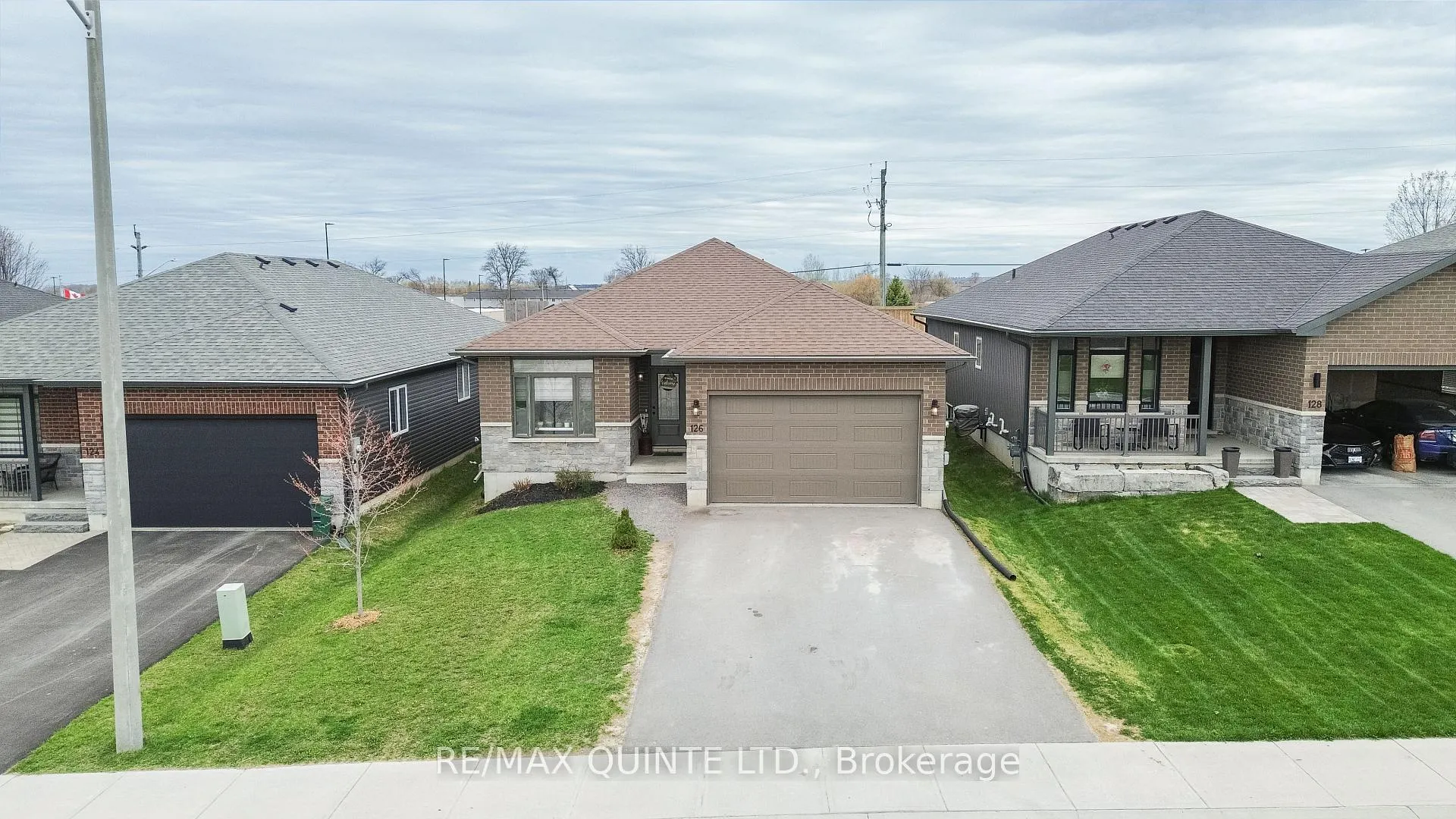 Photo 3 of 126 Northumberland Boulevard, Quinte West, Murray Ward — HOMEH