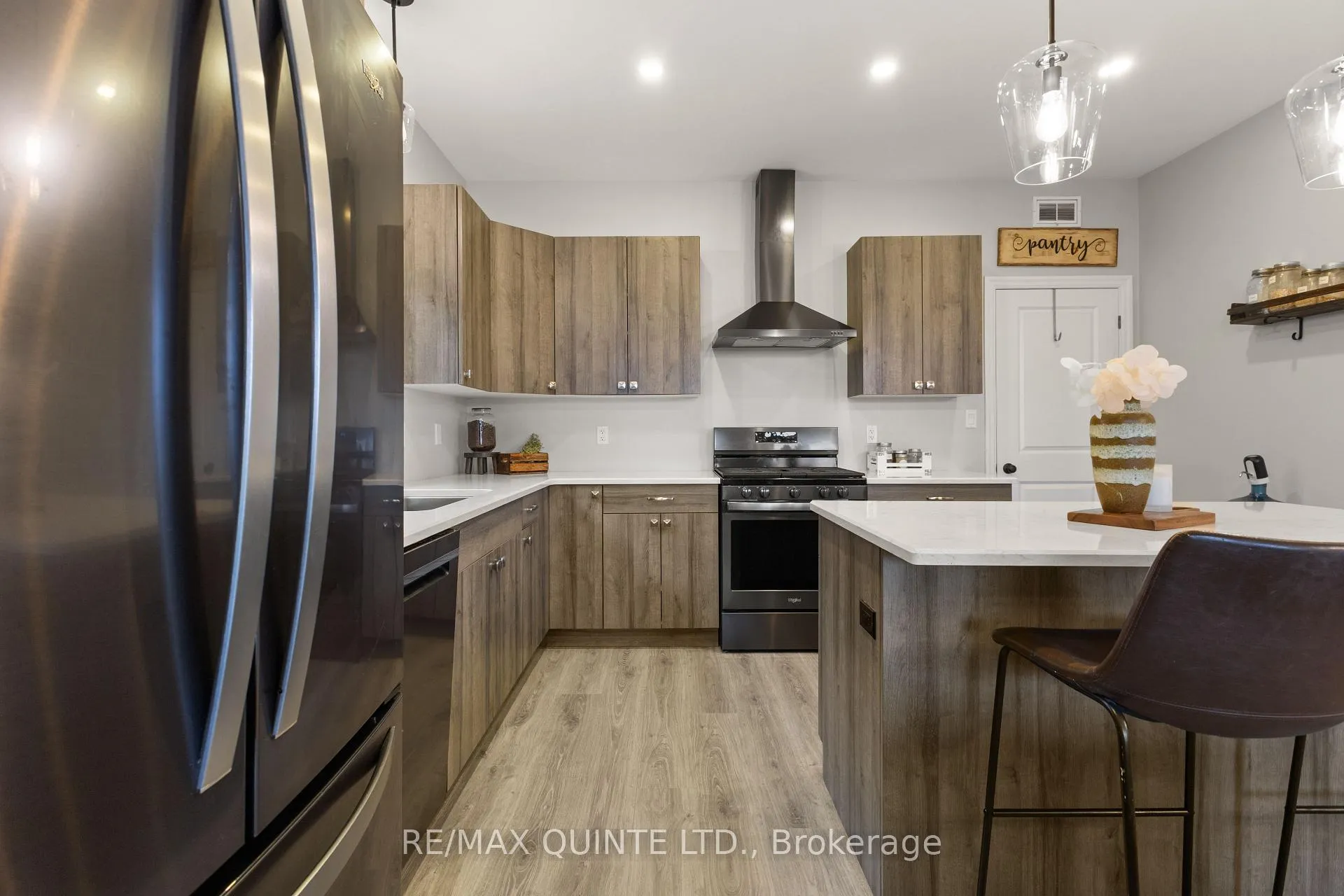 Photo 17 of 126 Northumberland Boulevard, Quinte West, Murray Ward — HOMEH