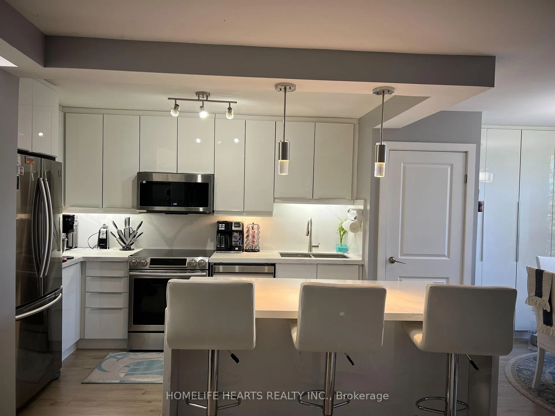 Photo 5 of Unit 315, 20 Edgecliff Golfway, Toronto, Flemingdon Park — HOMEH