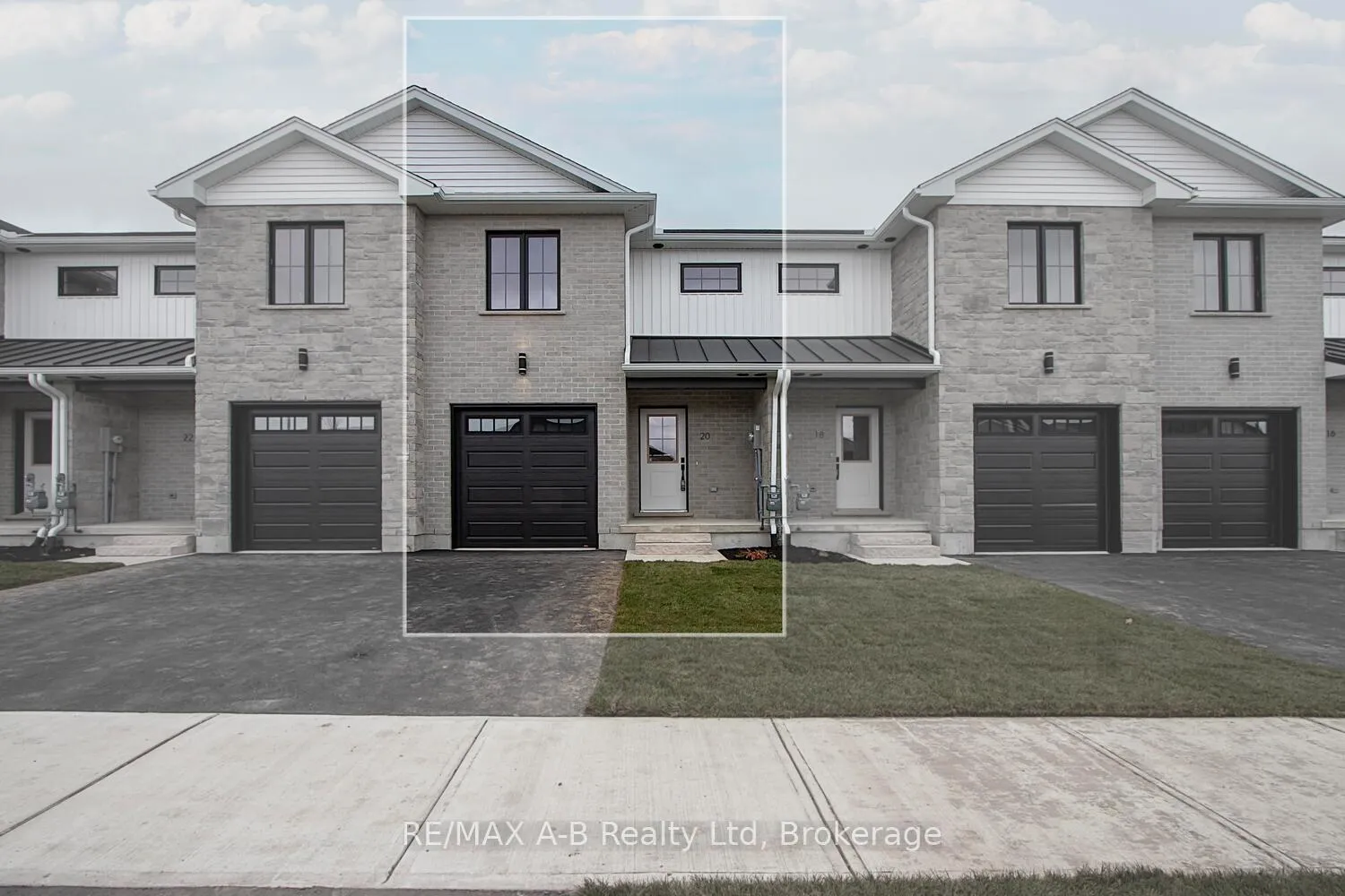 Photo 2 of 30 Linda Drive, Huron East, Seaforth — HOMEH