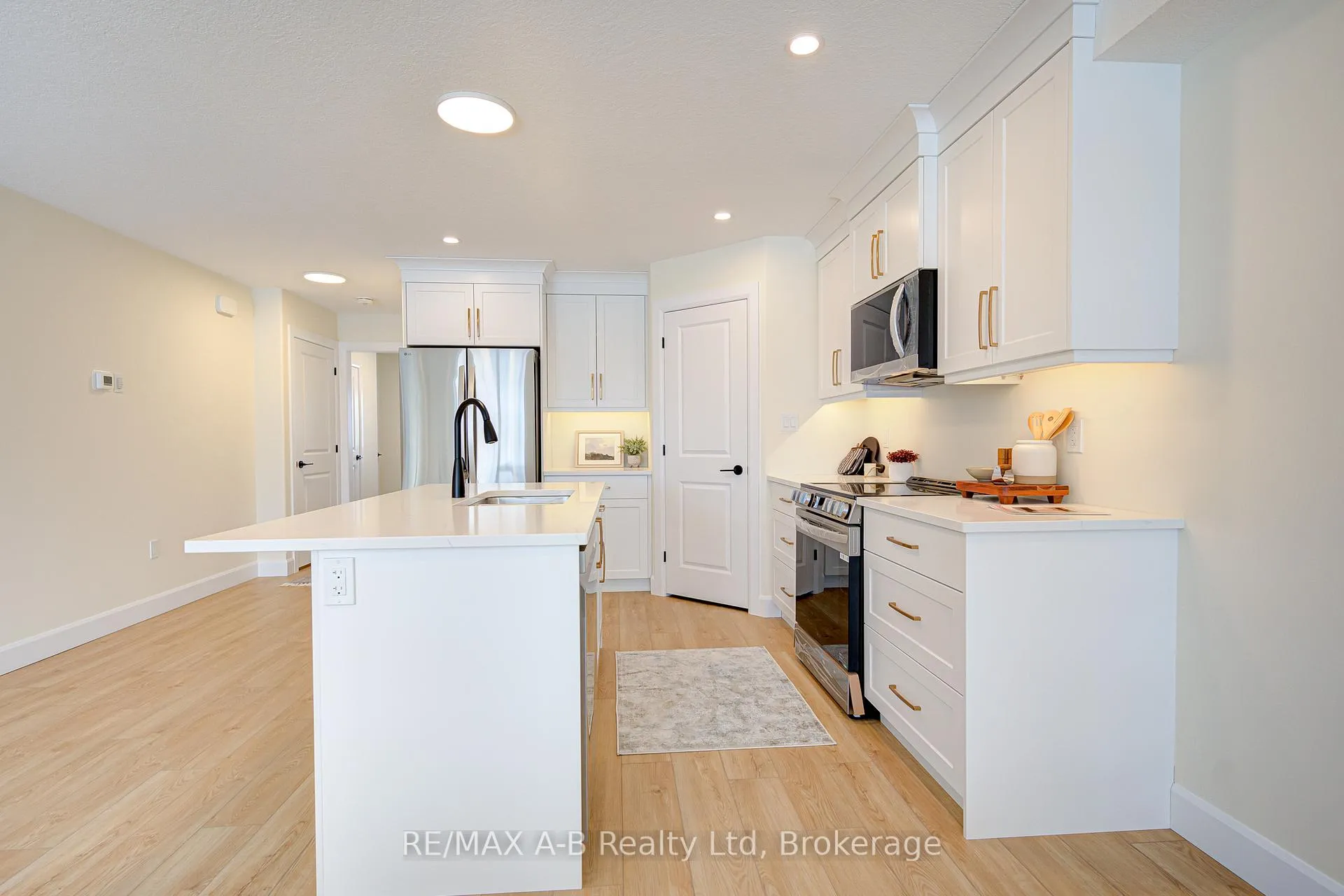 Photo 9 of 30 Linda Drive, Huron East, Seaforth — HOMEH