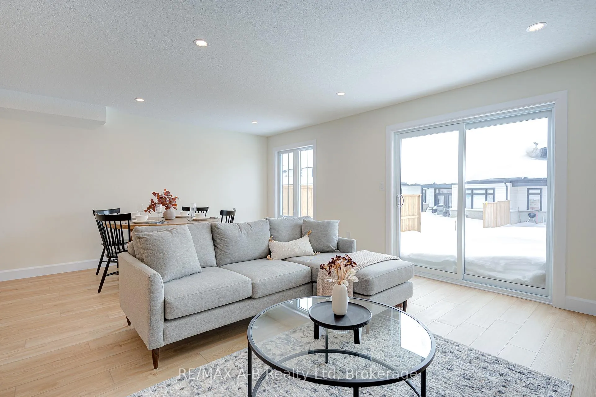 Photo 16 of 30 Linda Drive, Huron East, Seaforth — HOMEH