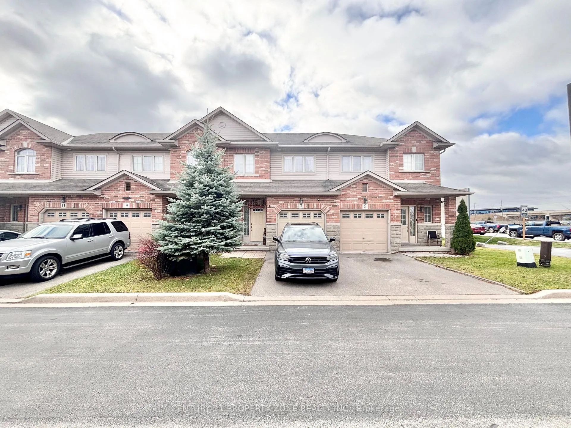 Photo 1 of 7 Marina Point Crescent, Hamilton, Stoney Creek — HOMEH