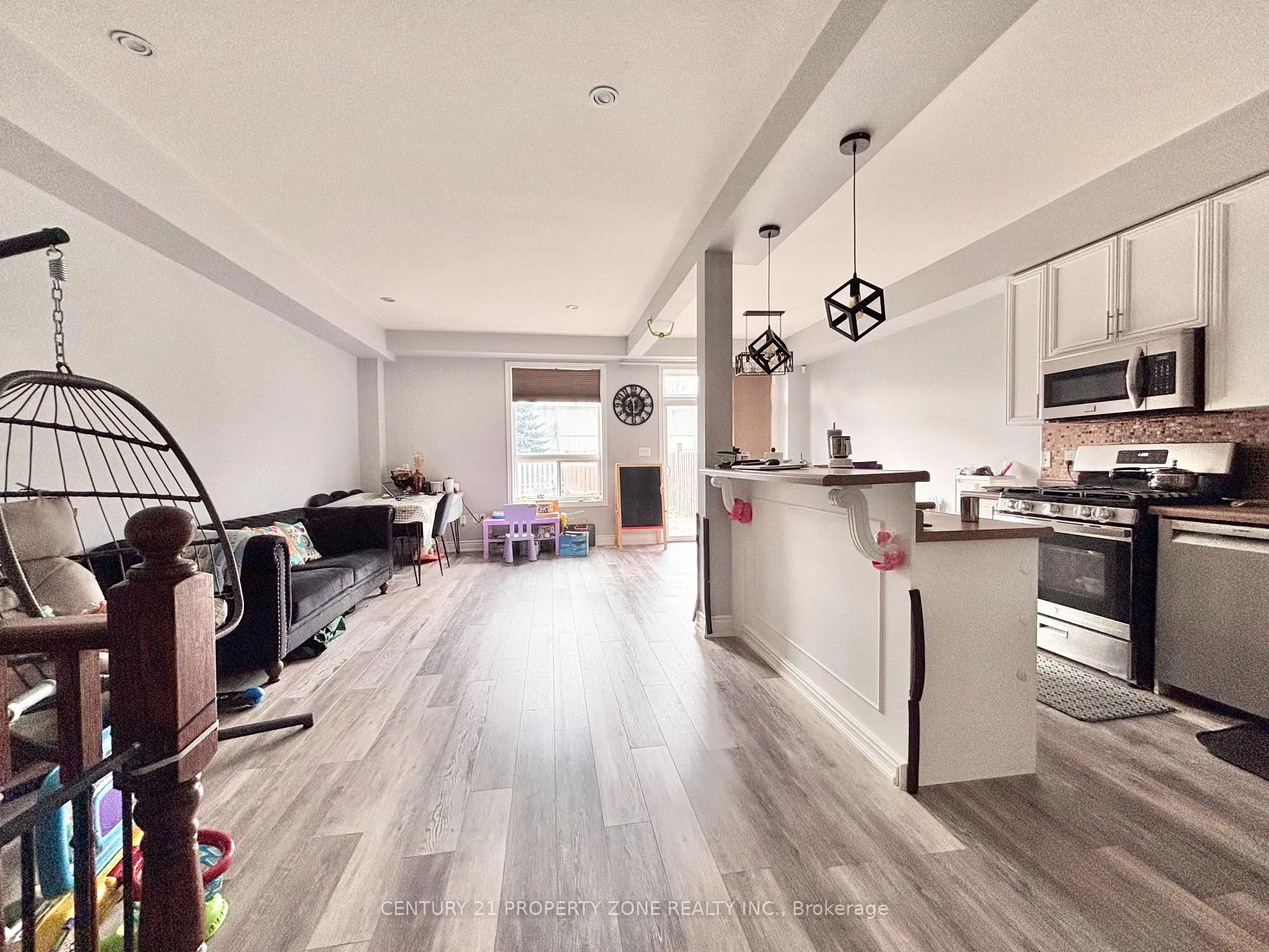 Photo 6 of 7 Marina Point Crescent, Hamilton, Stoney Creek — HOMEH