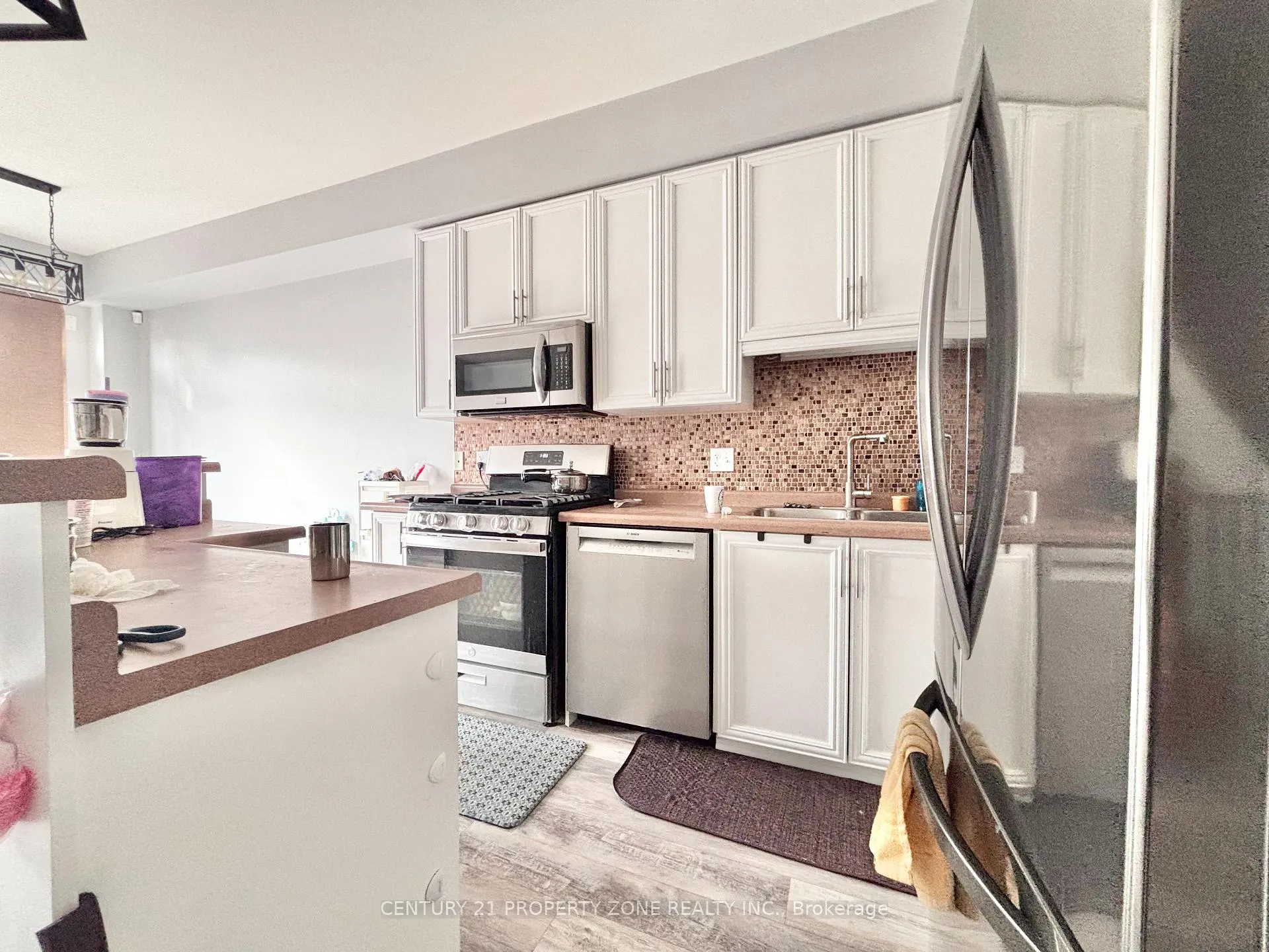 Photo 7 of 7 Marina Point Crescent, Hamilton, Stoney Creek — HOMEH