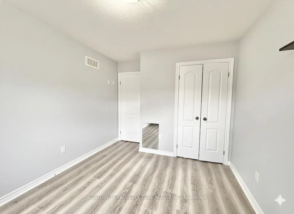 Photo 19 of 7 Marina Point Crescent, Hamilton, Stoney Creek — HOMEH