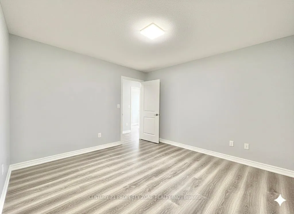 Photo 24 of 7 Marina Point Crescent, Hamilton, Stoney Creek — HOMEH