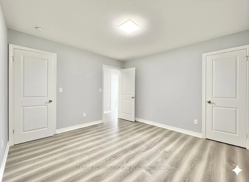 Photo 25 of 7 Marina Point Crescent, Hamilton, Stoney Creek — HOMEH