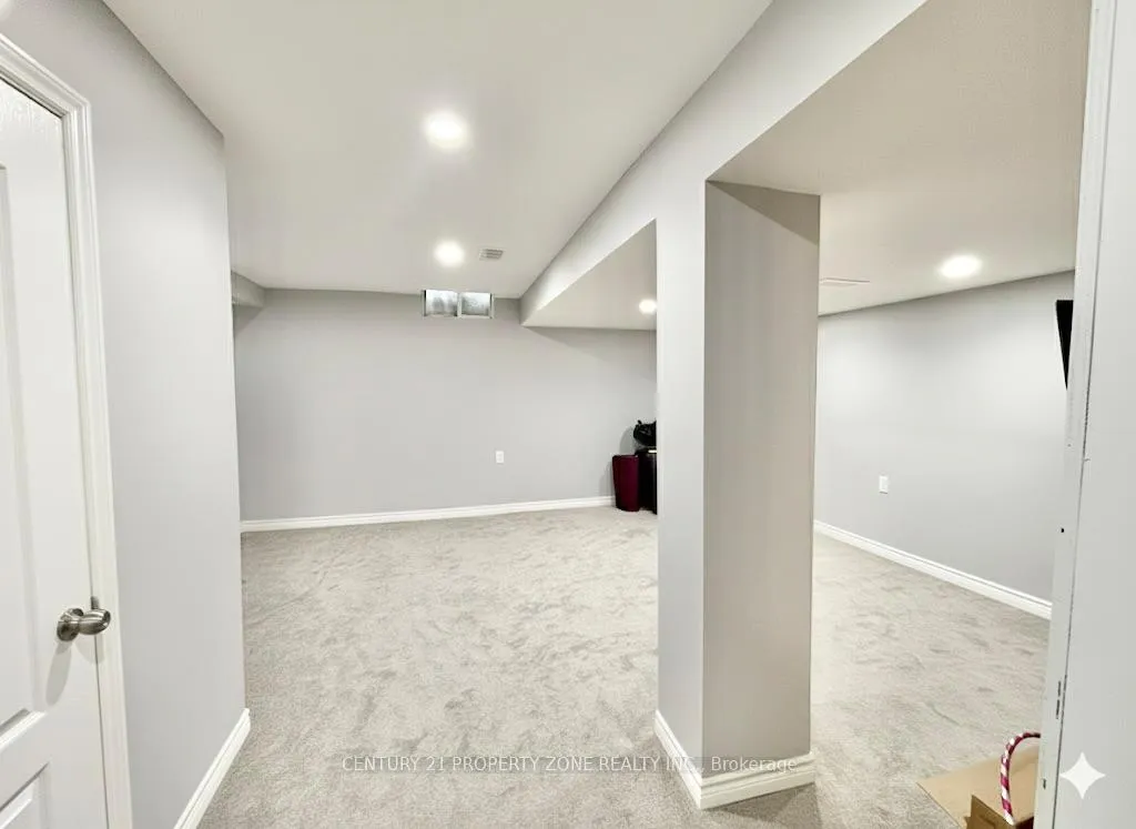 Photo 26 of 7 Marina Point Crescent, Hamilton, Stoney Creek — HOMEH