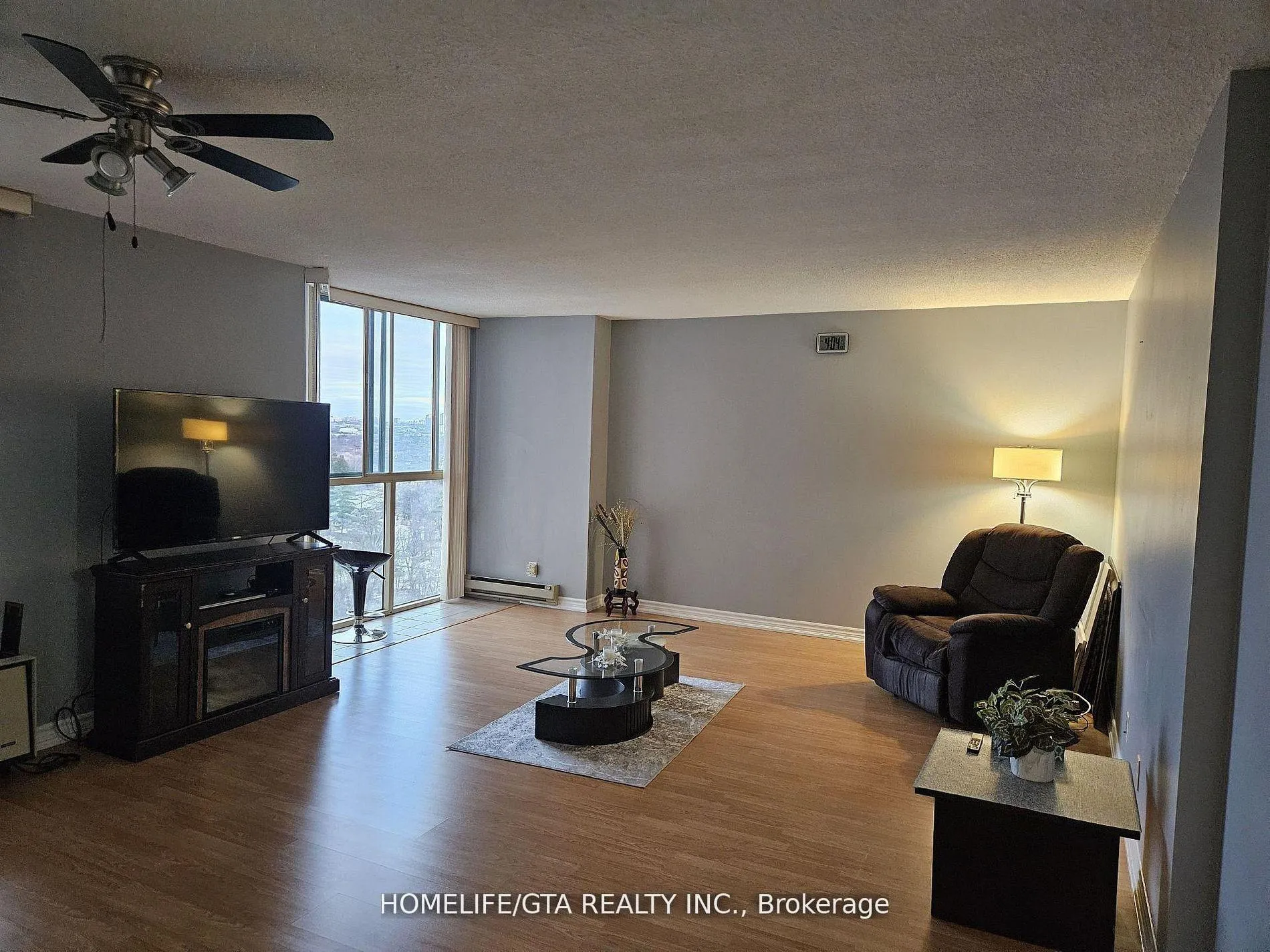 Photo 3 of Unit 1409, 41 Markbrook Lane, Etobicoke, Mount Olive-Silverstone-Jamestown — HOMEH