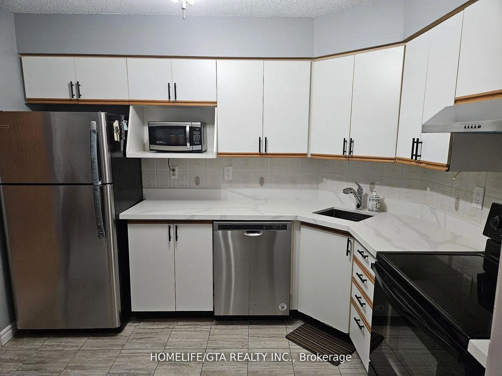 Photo 5 of Unit 1409, 41 Markbrook Lane, Etobicoke, Mount Olive-Silverstone-Jamestown — HOMEH