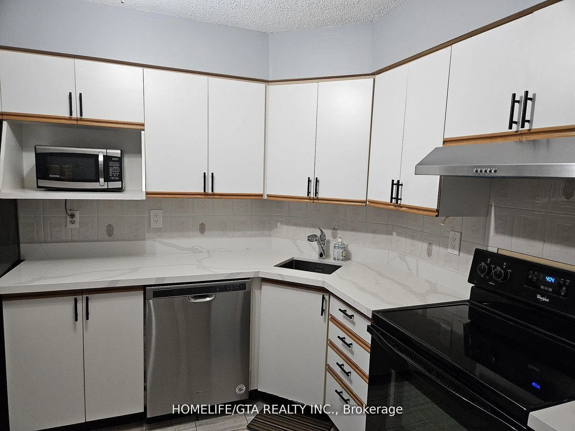 Photo 6 of Unit 1409, 41 Markbrook Lane, Etobicoke, Mount Olive-Silverstone-Jamestown — HOMEH