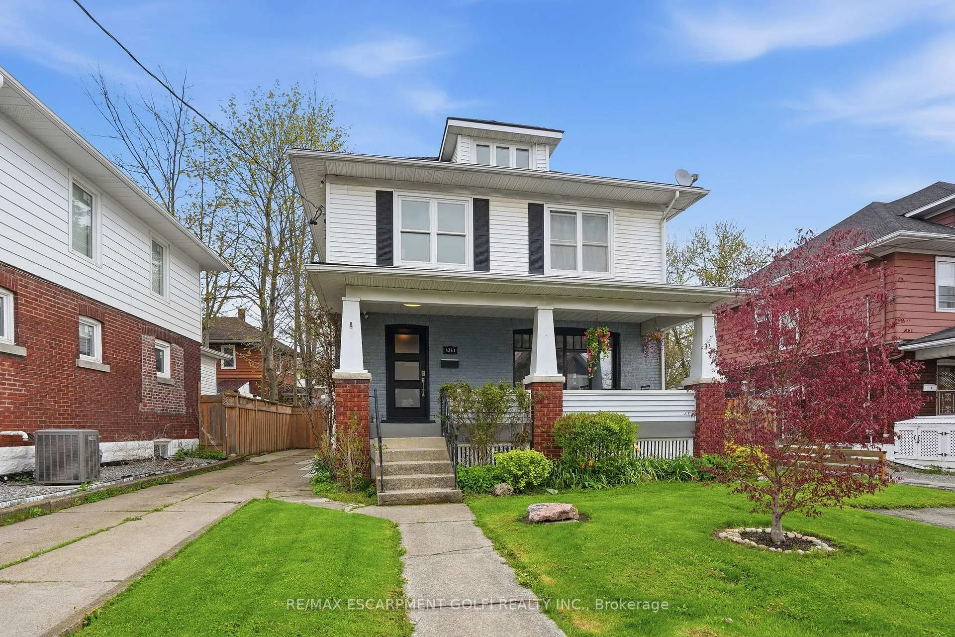 Photo 2 of 4351 Seneca Street, Niagara Falls, Downtown — HOMEH