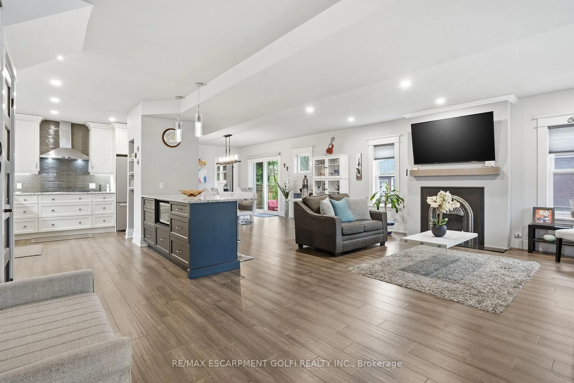 Photo 6 of 4351 Seneca Street, Niagara Falls, Downtown — HOMEH
