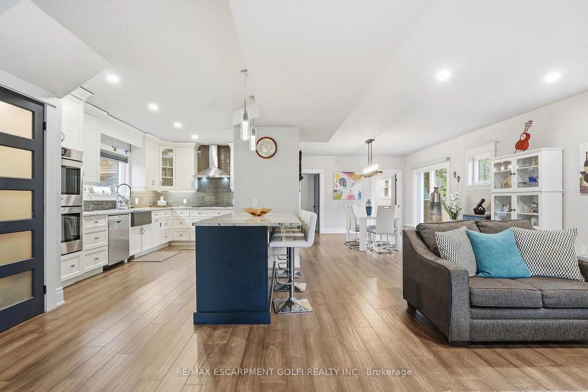 Photo 10 of 4351 Seneca Street, Niagara Falls, Downtown — HOMEH