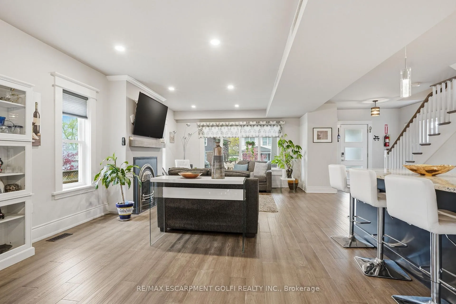 Photo 11 of 4351 Seneca Street, Niagara Falls, Downtown — HOMEH