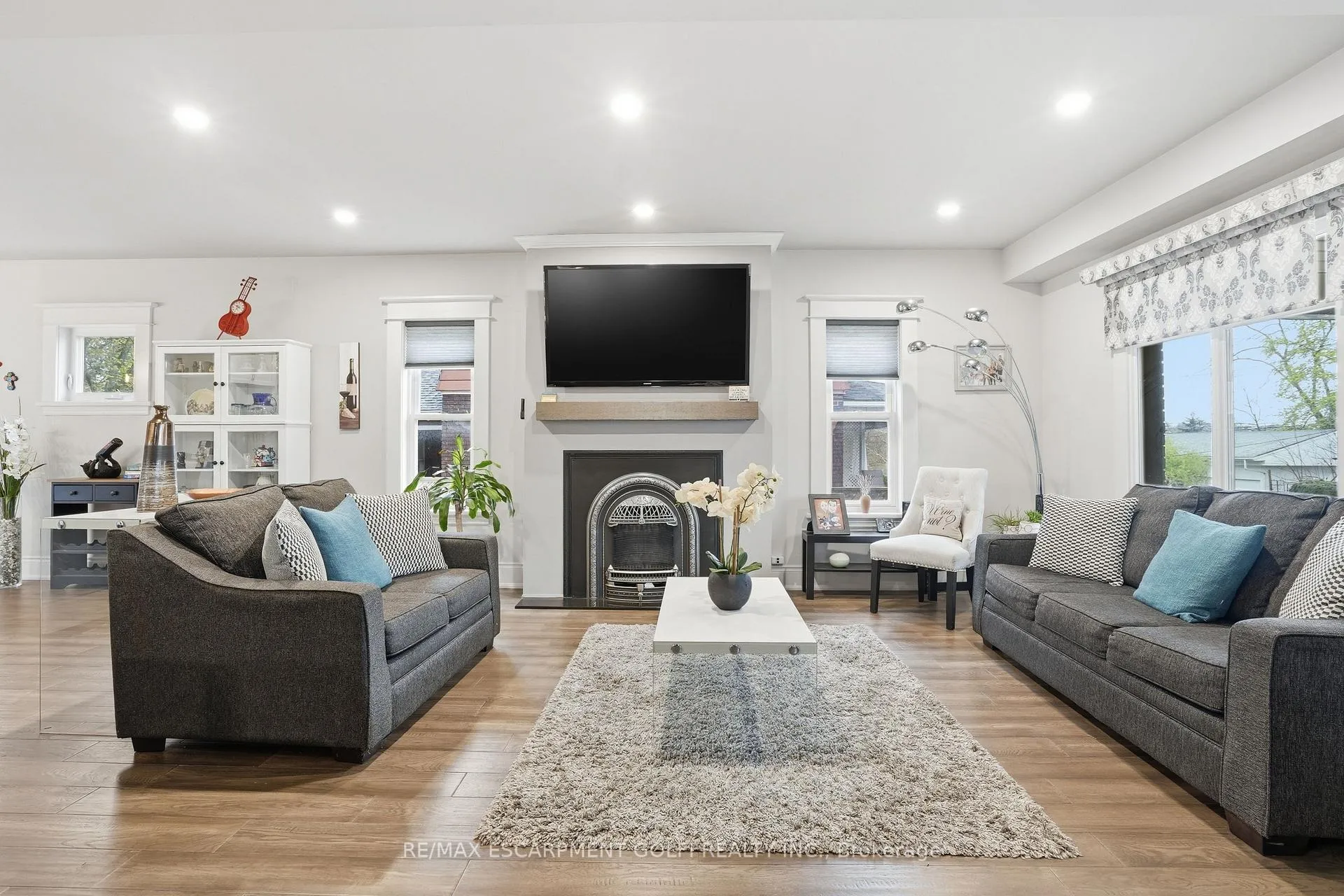 Photo 12 of 4351 Seneca Street, Niagara Falls, Downtown — HOMEH